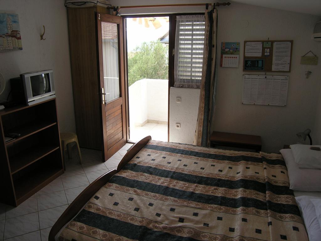 Apartmani Plach Krk Town Exterior photo