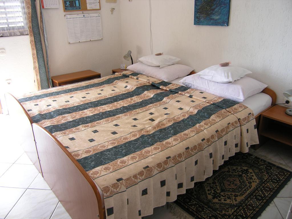 Apartmani Plach Krk Town Exterior photo